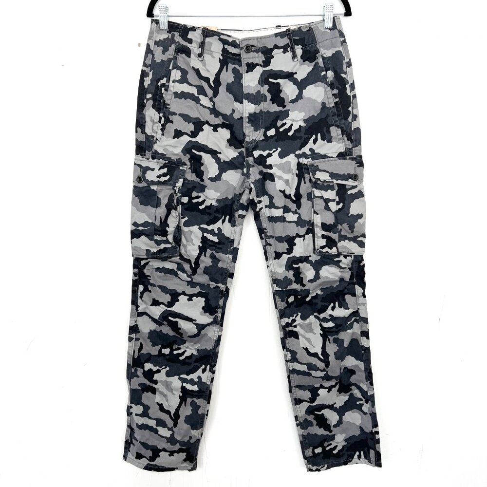 NWT Levi’s Cargo Pants Camo Grey‎ Men's Size 30x32